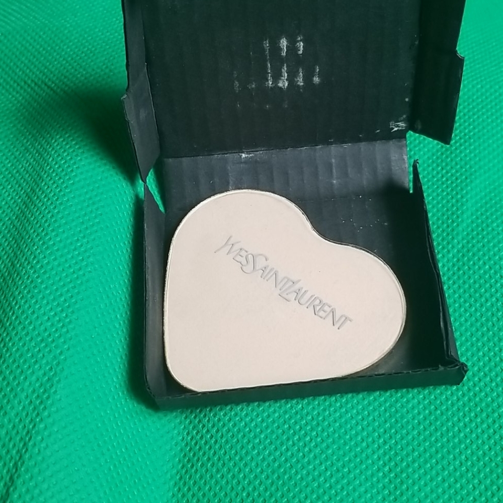 YvesSaintLaurent Jewel Powder - Picture 2 of 2